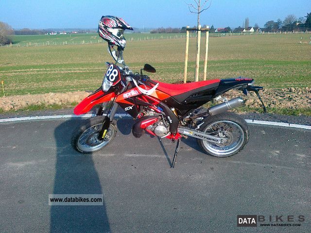 2010 Aprilia  125 sx Motorcycle Super Moto photo