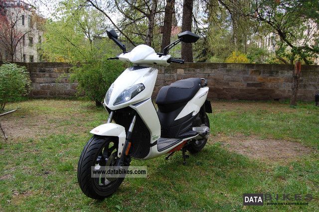 Aprilia  Sportcity One 2011 Motor-assisted Bicycle/Small Moped photo