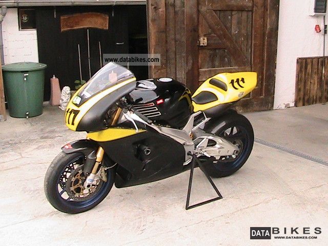 2000 Aprilia  Mille 1000 Motorcycle Racing photo