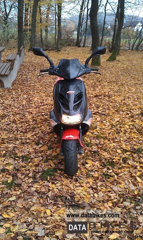 2008 Aprilia  SR50 Street Motorcycle Scooter photo