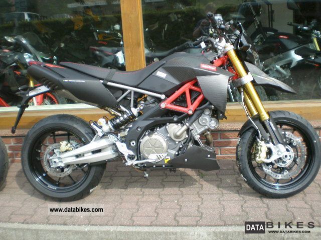 2011 Aprilia  Dorsoduro 750 ABS Factory / New Mod 2012 SMV Motorcycle Super Moto photo