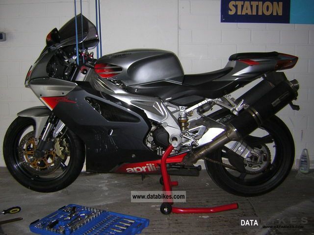 2004 Aprilia  RSV1000RR Motorcycle Sports/Super Sports Bike photo