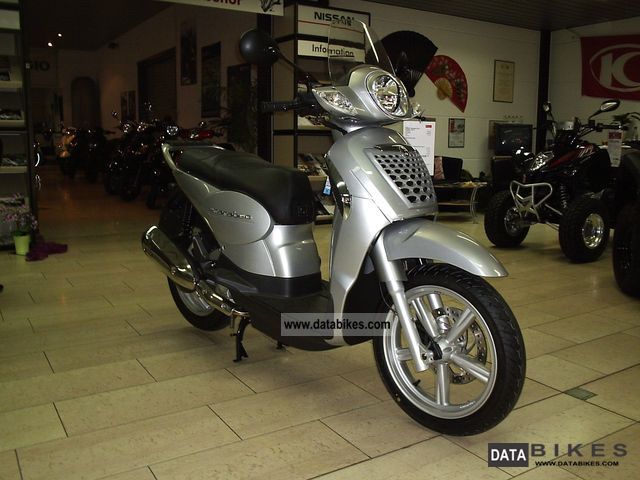 2011 Aprilia  Scarabeo Motorcycle Scooter photo
