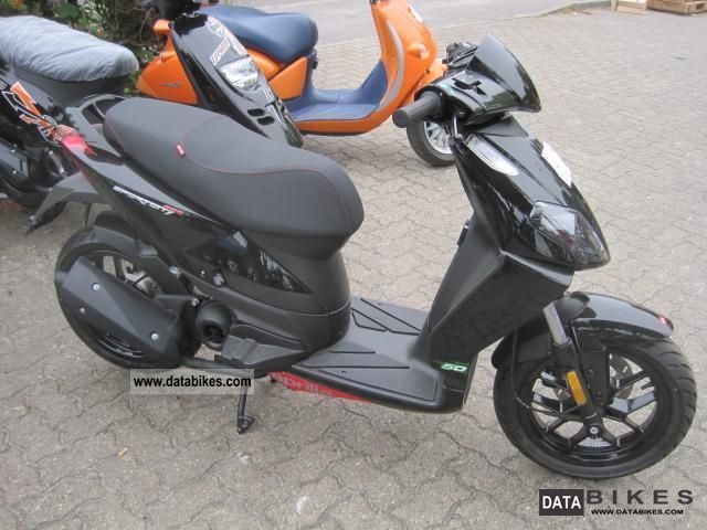 2011 Aprilia  Sports City 50 Mod 2-stroke 2011 bundesw delivery. Motorcycle Scooter photo