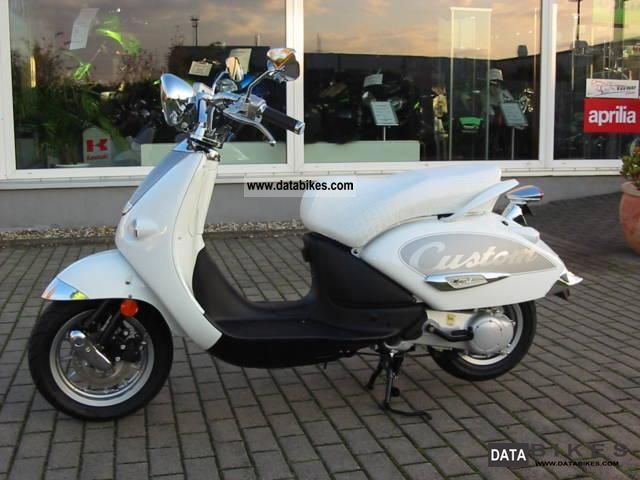 2011 Aprilia  Mojito Custom 50 in Black and White or the storage Motorcycle Scooter photo