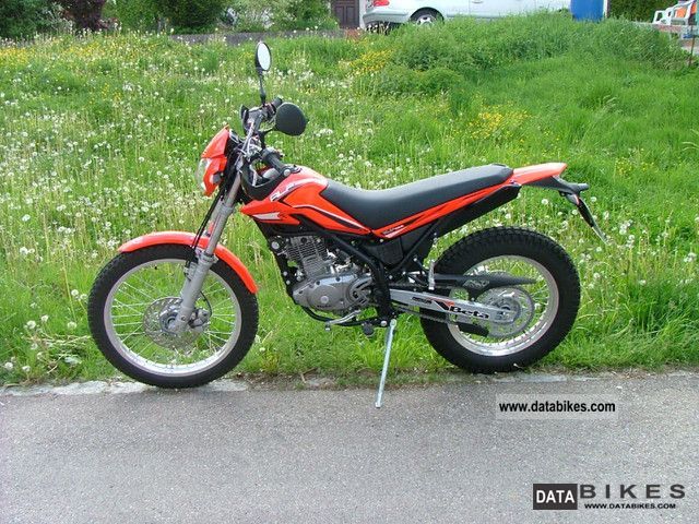 2011 Beta  Alp 200 model 2011 Motorcycle Enduro/Touring Enduro photo