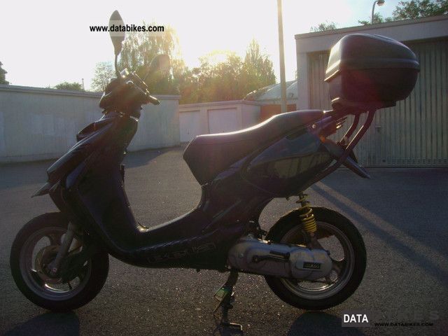 2003 Beta  ARK 50 AC Motorcycle Scooter photo