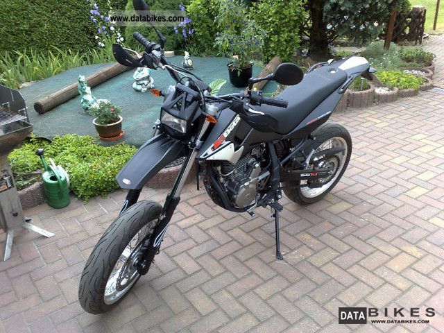 2009 Beta  M4 Supermoto Motorcycle Super Moto photo