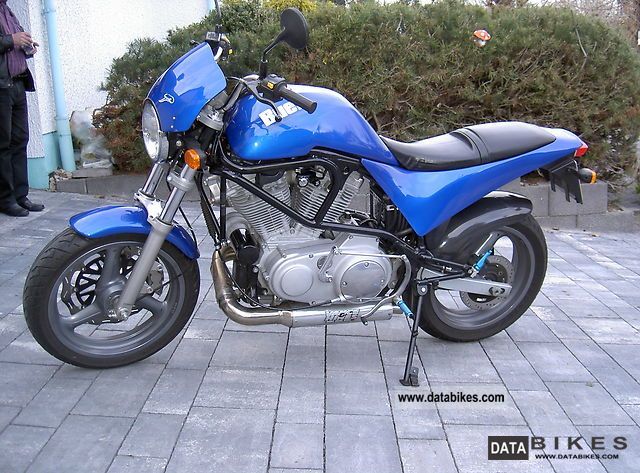 2001 Buell M2 Cyclone: pics, specs and information 