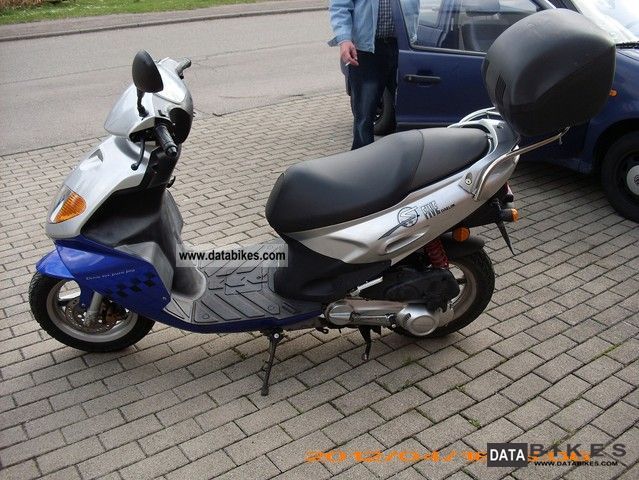Daelim  50 S five 2004 Scooter photo