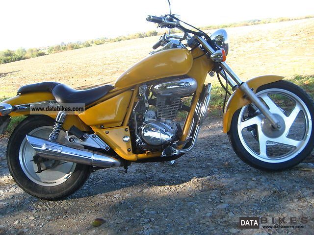 1998 Daelim  VT125 F Motorcycle Chopper/Cruiser photo