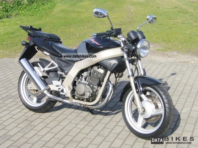2004 Daelim  Roadwin 125 from 1.Hand with top case! Motorcycle Lightweight Motorcycle/Motorbike photo