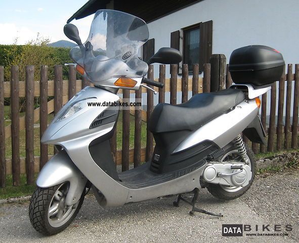 2007 Daelim  Otello 125DLX Motorcycle Scooter photo
