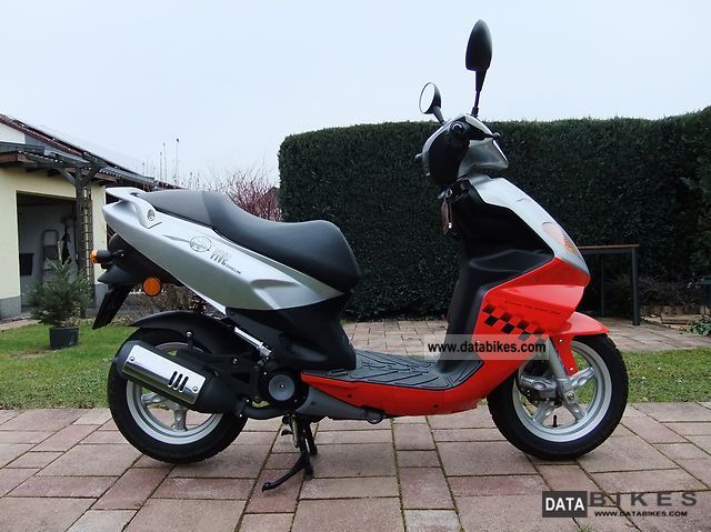 2004 Daelim  S-Five Motorcycle Scooter photo
