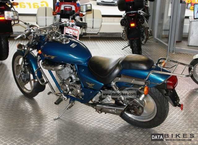 2000 Daelim  VT 125 Motorcycle Lightweight Motorcycle/Motorbike photo