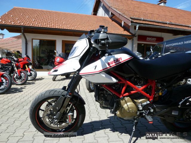 2010 Ducati  Hypermotard 1100 EVO SP Motorcycle Sports/Super Sports Bike photo