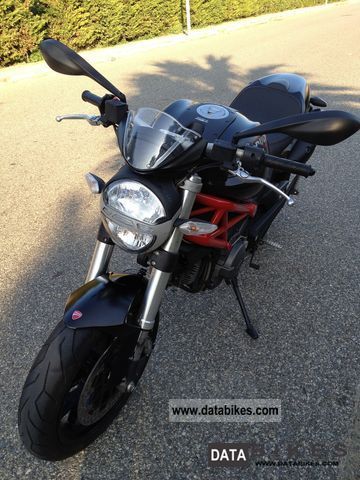 2011 Ducati Monster 796 nera-06/2011-KM 5000 NUOVA