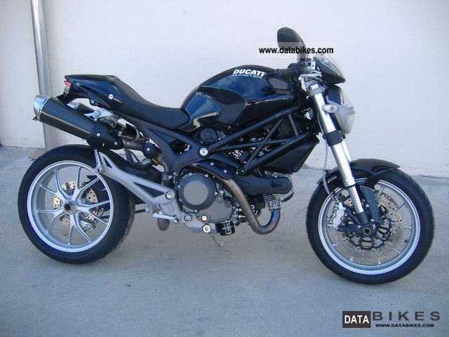 2010 Ducati  Monster 1100 Plus \ Motorcycle Naked Bike photo