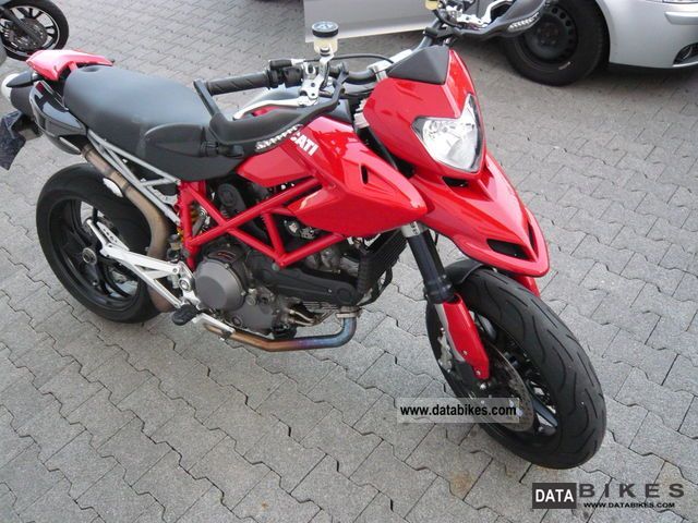 Ducati  Hypermotard 1100 Evo 2010 Super Moto photo