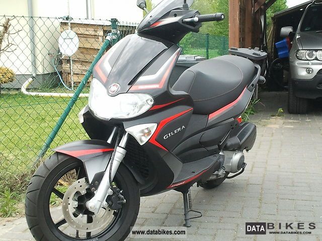 2009 Gilera  Runner ST 125 Motorcycle Lightweight Motorcycle/Motorbike photo