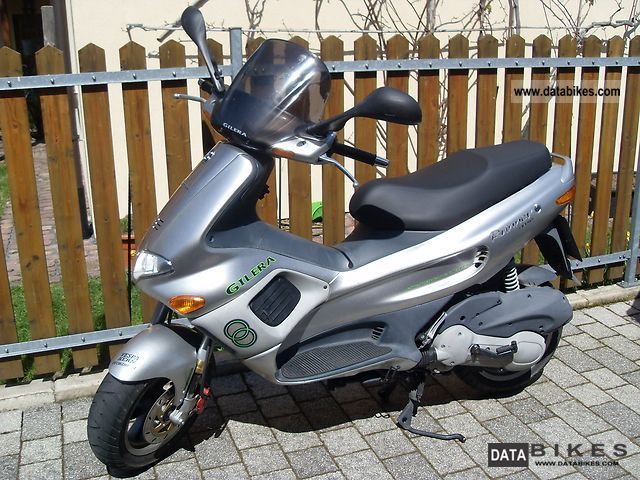 2001 Gilera  Runner FX125 Motorcycle Scooter photo