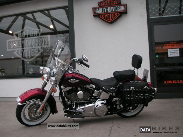 2011 Harley Davidson  Heritage Softail Classic FLSTC Motorcycle Chopper/Cruiser photo