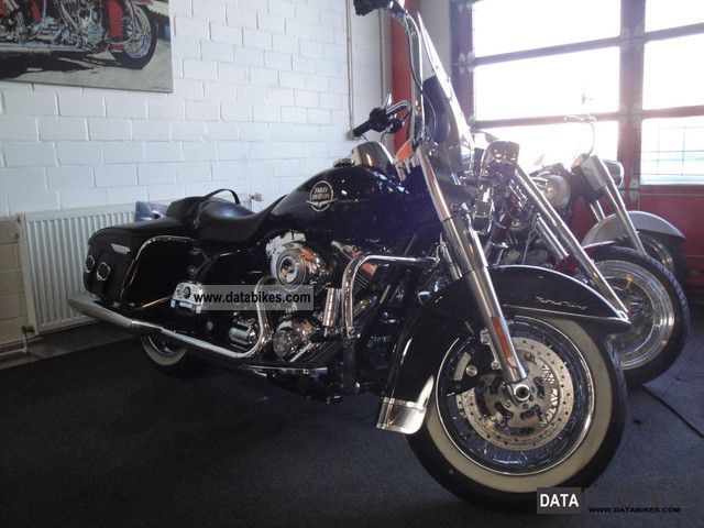 2009 Harley Davidson  Road King Classic 96 Vivid Black ABS Motorcycle Chopper/Cruiser photo