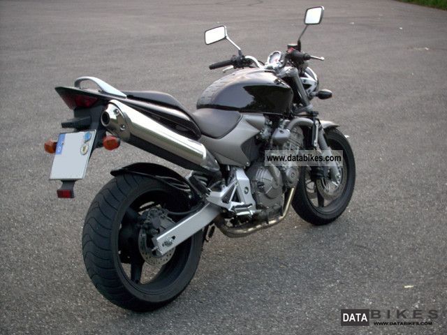 2004 Honda  Hornet 600 Motorcycle Naked Bike photo