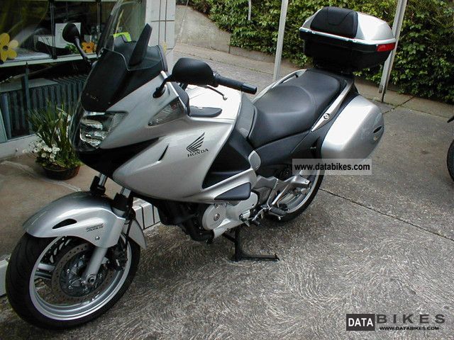 2008 Honda  Deauville Motorcycle Tourer photo