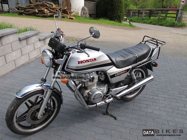 1985 Honda  CB 250 N Motorcycle Naked Bike photo
