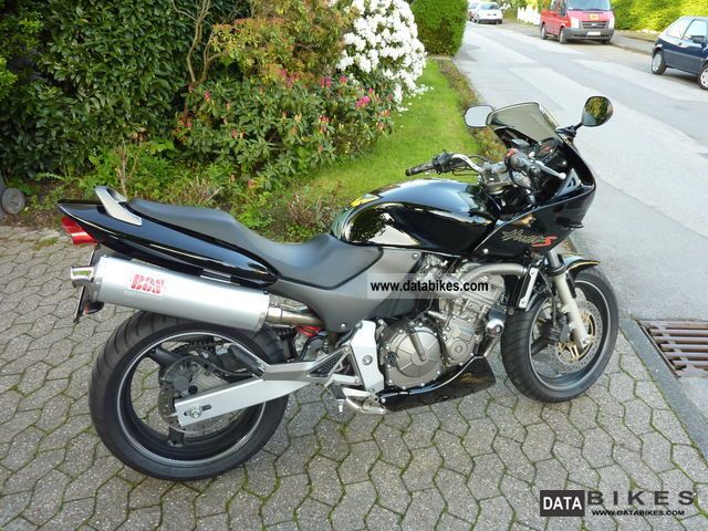 2002 Honda  CB 600 F Hornet Motorcycle Sport Touring Motorcycles photo