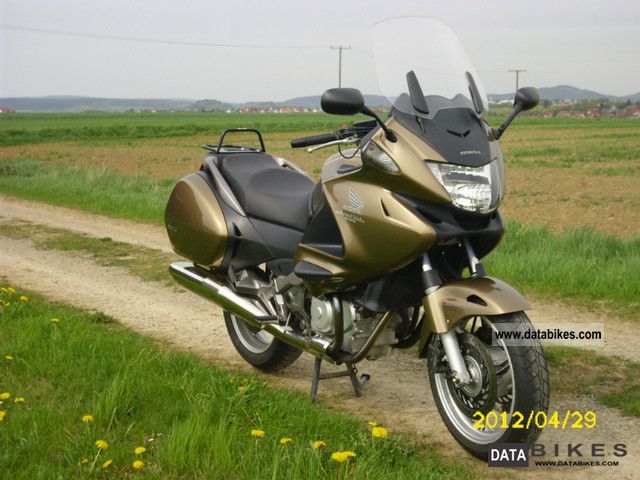 2006 Honda  Deauville NT 700 V ABS Motorcycle Tourer photo