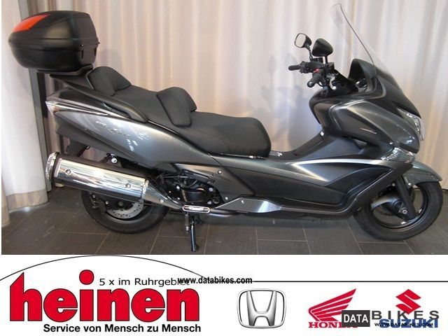 2009 Honda  SWT 400 ABS Motorcycle Scooter photo