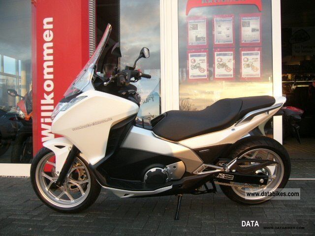 2012 Honda  NC 700 D DCT Integra Motorcycle Scooter photo
