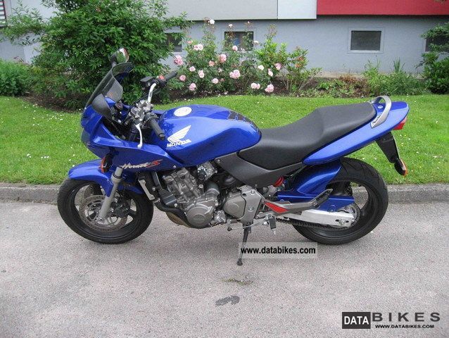 2001 Honda  Hornet S 600 Motorcycle Sport Touring Motorcycles photo