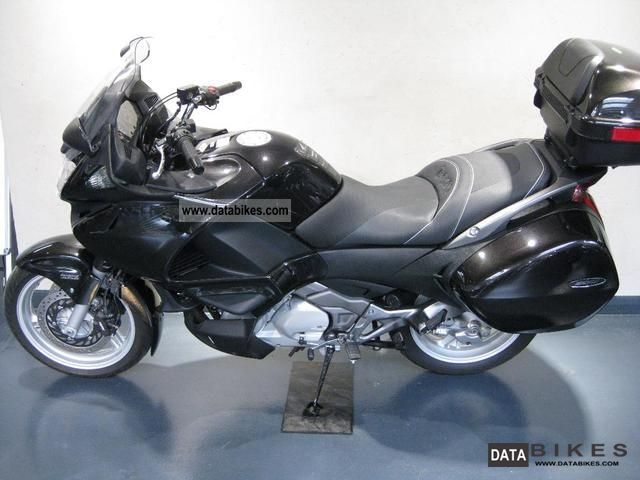 2009 Honda  Deauville NT 700 VA Motorcycle Tourer photo