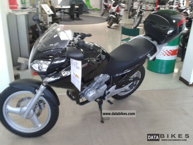 2011 Honda  XL125 Varadero, original topcase Motorcycle Lightweight Motorcycle/Motorbike photo