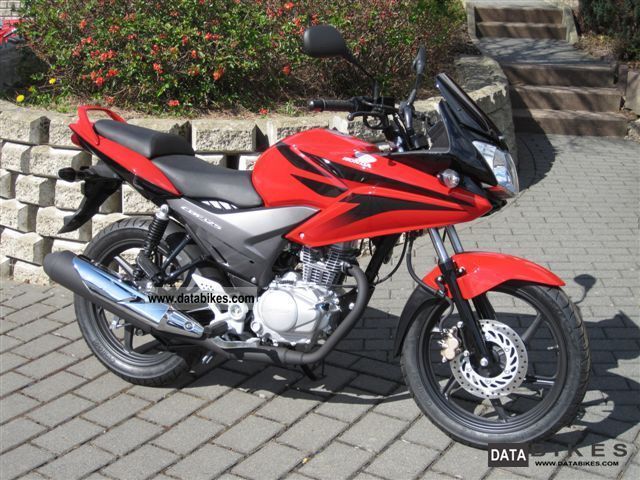 Honda  CBF125 2012 Lightweight Motorcycle/Motorbike photo