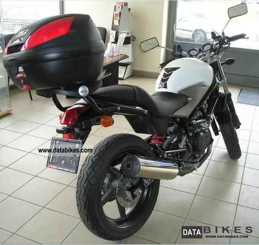 2010 Honda  VTR 250 Motorcycle Naked Bike photo