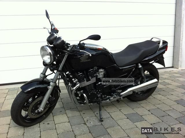 2001 Honda  CB750 Motorcycle Naked Bike photo