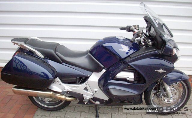 2004 Honda  Pan European 1300 Motorcycle Tourer photo