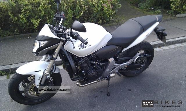 2011 Honda  Hornet 600 with ABS Motorcycle Naked Bike photo