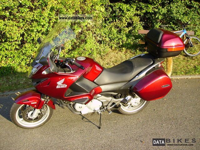 2009 Honda  Deauville Motorcycle Tourer photo