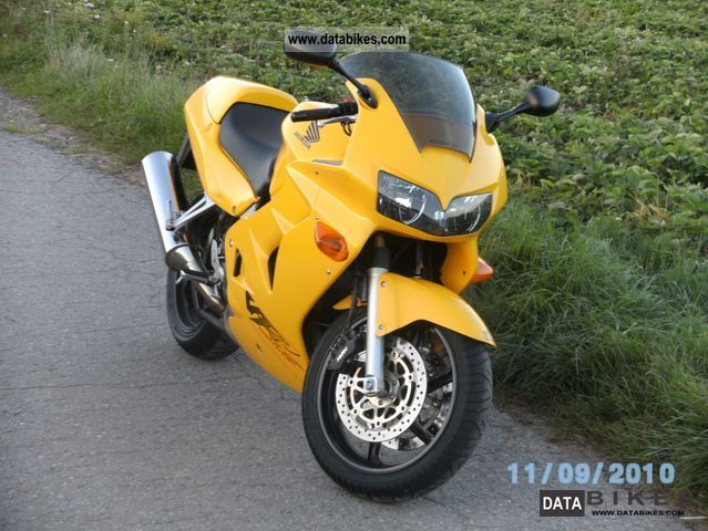 2000 Honda  VFR Motorcycle Sport Touring Motorcycles photo