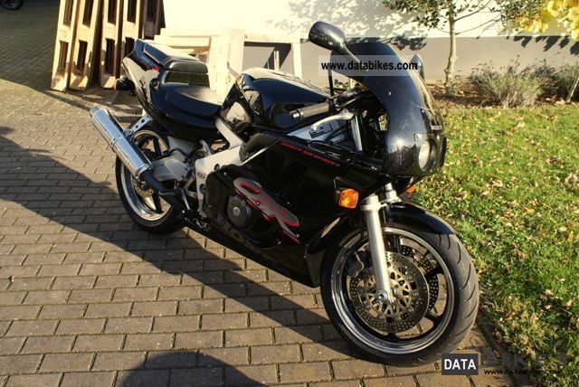 1993 Honda  CBR400RR Motorcycle Sports/Super Sports Bike photo