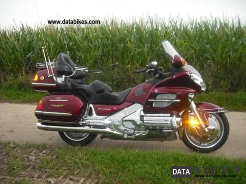 2005 Honda  Goldwing 1800 - 30 Years Edition - Motorcycle Tourer photo