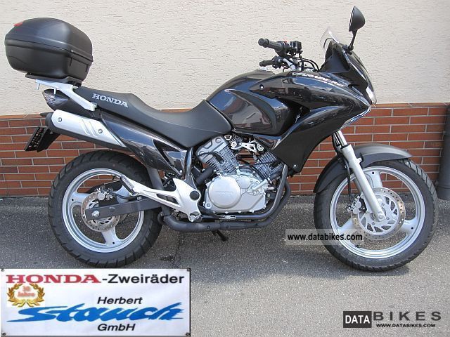 2011 Honda  Varadero XL125V Motorcycle Lightweight Motorcycle/Motorbike photo