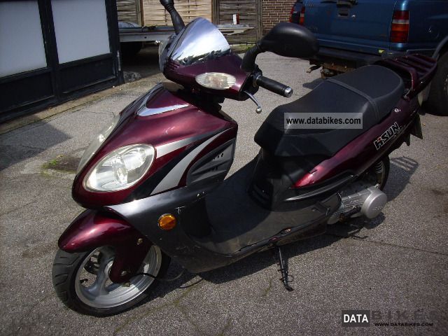 2008 Hyosung  125 Motorcycle Scooter photo