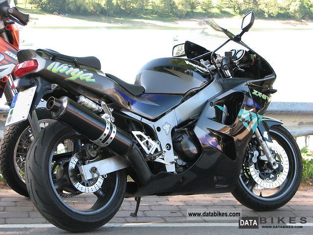 1996 Kawasaki  Ninja ZX-6R Motorcycle Sports/Super Sports Bike photo