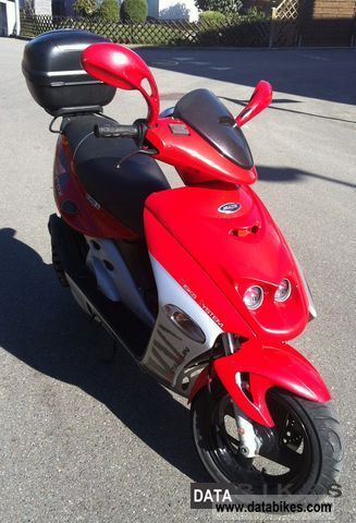 2004 Malaguti  Firefox Motorcycle Scooter photo